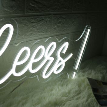 Cheers LED Neonschild für Wohnzimmer und Bar