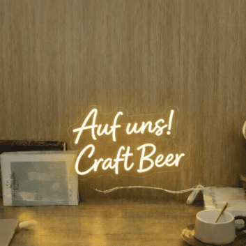 Auf uns! Craft Beer LED-Neonschild für Bar und Pub