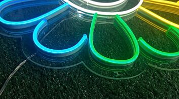 Lächelnde Blume LED Neon Neonschild