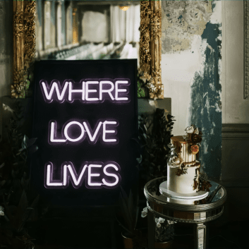 WHERE LOVE LIVES LED-Neonschild für Hochzeit Event