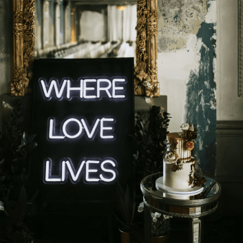 WHERE LOVE LIVES LED-Neonschild für Hochzeit Event