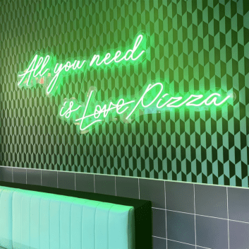Alles was du brauchst ist Liebe Pizza LED Neonschild für Restaurant und Pizzeria