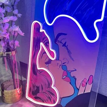 Kussendes Paar im Pop Art Stil LED-Neonschild mit UV-Druck Wohnzimmer Schlafzimmer