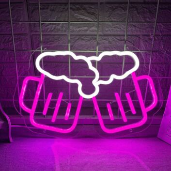 LED Neonschild mit zwei anstoßenden Bierkrügen und Schaum Motiv als dekorative Neon Wandbeleuchtung für Bar Partykeller Küche oder geselligen Wohnbereich