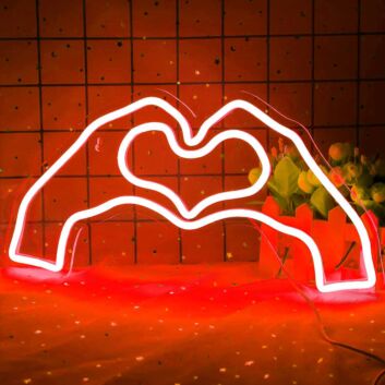 Hände in Herzform als LED-Neonschild