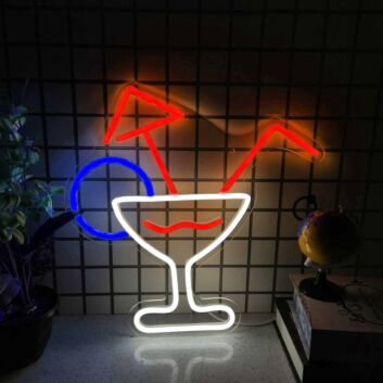 Cocktailglas mit Strohhalm und Sonnenschirm LED-Neonschild für Bar Party