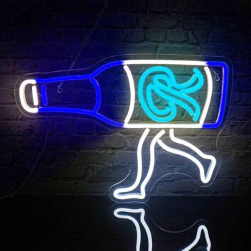 Kreatives LED Neonschild mit laufender Flasche und abstrakter Flüssigkeitsform als moderne Wandbeleuchtung für Bar Wohnzimmer oder Lounge