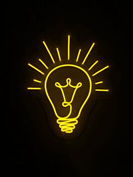 Glühbirne mit Strahlen LED-Neonschild Wohnzimmer Büro