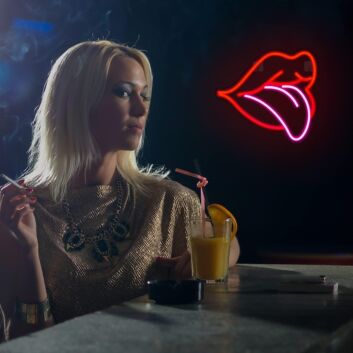 rote Lippen mit herausgestreckter Zunge LED-Neonschild für Bar Club