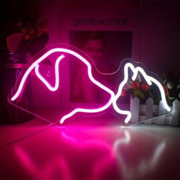 Hund und Katze Nase an Nase als LED-Neonschild