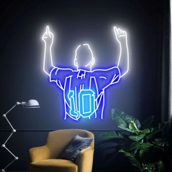 Fußballspieler mit erhobenen Armen und Trikotnummer 10 LED-Neonschild für Wohnzimmer Sportbar