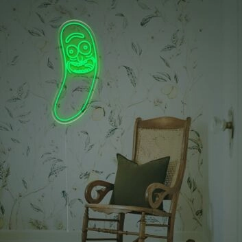 Grünes Cartoon Gurken LED Neonschild im Lustigen Charakter Design als Moderne Wanddekoration für Jugendzimmer Gaming Zimmer Wohnzimmer oder Kreative Räume
