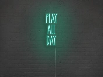 PLAY ALL DAY LED-Neonschild für Gamingraum und Wohnzimmer