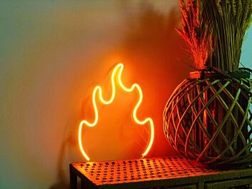 Flamme LED-Neonschild für Wohnzimmer und Bar