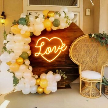 Love LED Neonschild mit Herz für Hochzeit und Eventdekoration