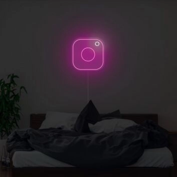 Rundes LED Neonschild im minimalistischen Social Media Kamera Design als moderne Wanddekoration für Schlafzimmer Wohnzimmer Home Office oder kreatives Studio