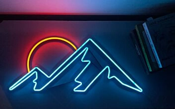 Berg mit Sonnenuntergang LED-Neonschild Wohnzimmer Büro