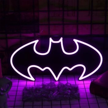 Abstraktes LED Neonschild in Fledermausform in Lila als moderne Neon Wanddekoration für Gaming Zimmer Bar Home Office und Jugendzimmer