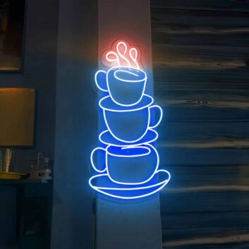 Dekoratives LED Neonschild mit gestapelten Kaffeetassen und aufsteigendem Dampf als moderne Wandbeleuchtung für Café Küche Bar oder gastronomische Räume